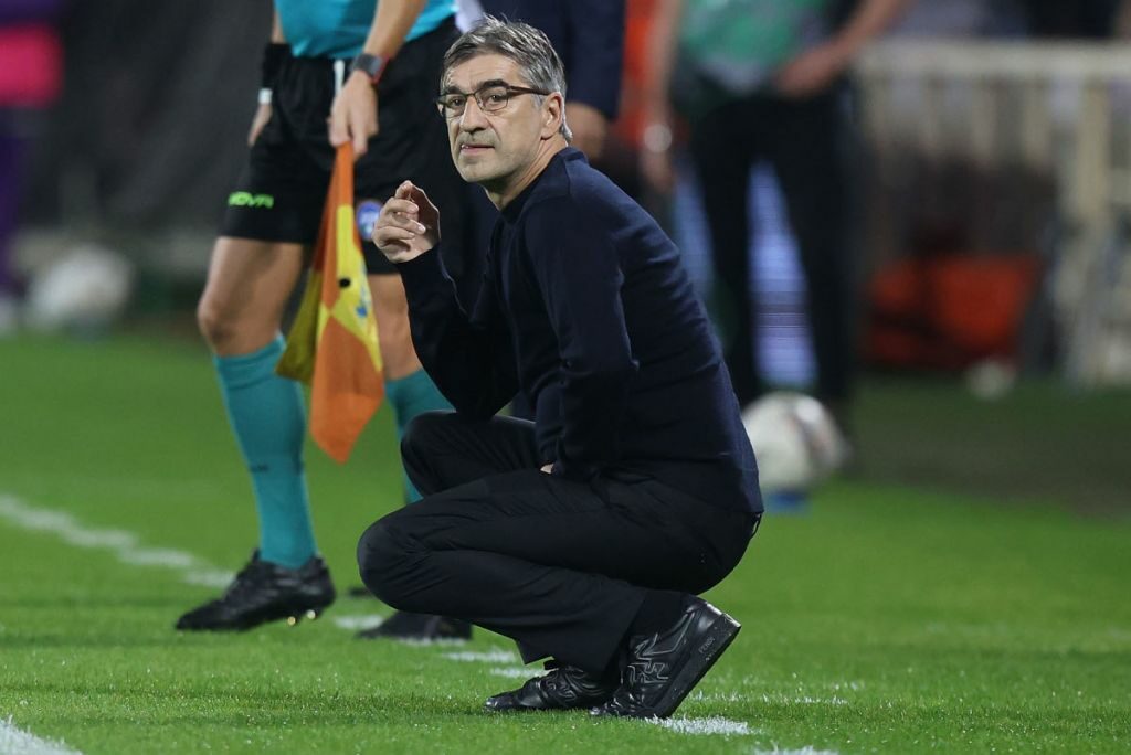 Ivan-Juric-Roma-crouch-1024x684